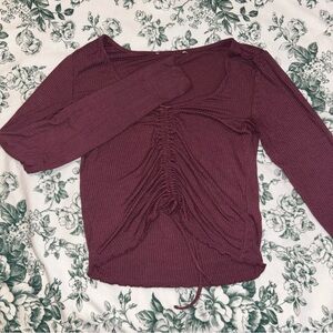 Maroon long sleeve scrunch top